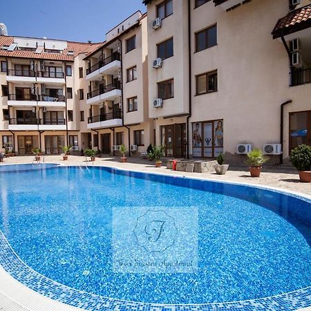 Four Seasons Apartment - Oasis Beach Resort Bliznatsi Zewnętrze zdjęcie